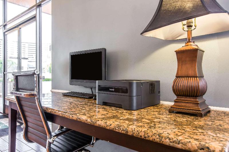 בית מלון כפרי Quality Inn & Suites Bell Gardenslos Angeles