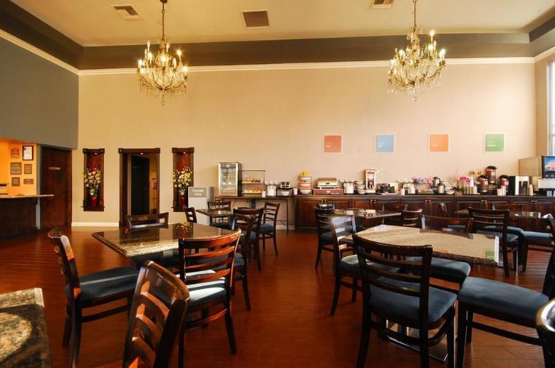 בית מלון כפרי Quality Inn & Suites Bell Gardenslos Angeles