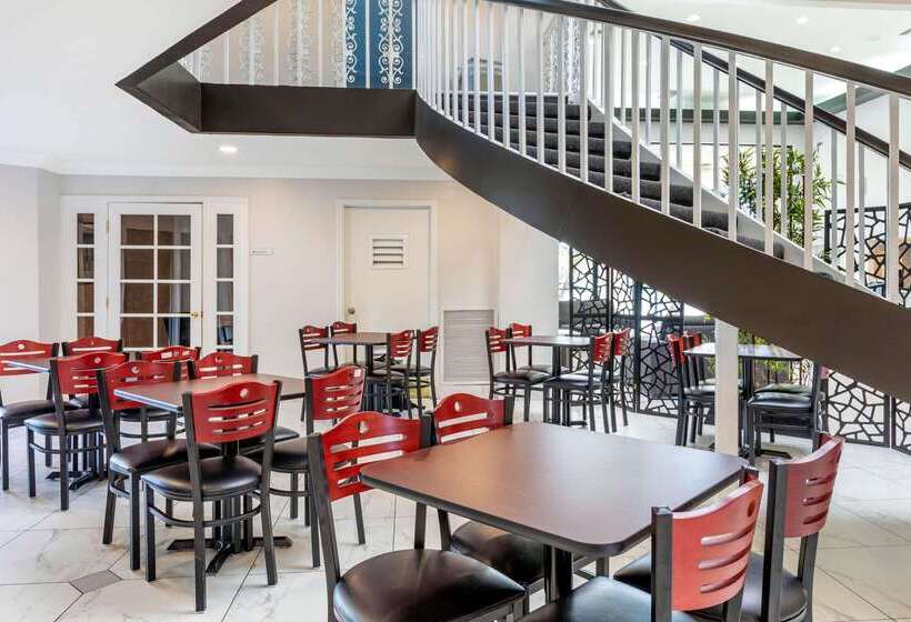 The Buena Park Hotel & Suites