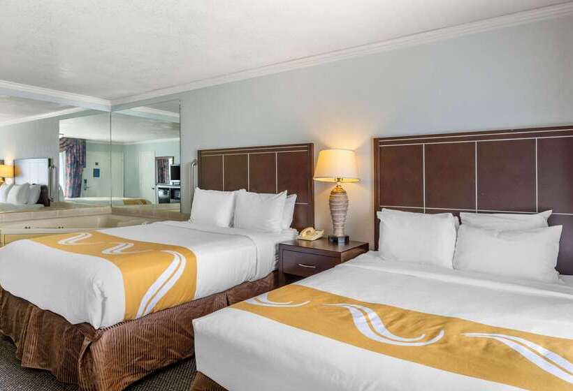 The Buena Park Hotel & Suites