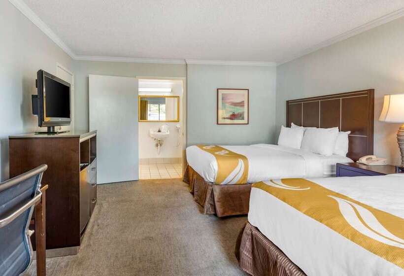 The Buena Park Hotel & Suites