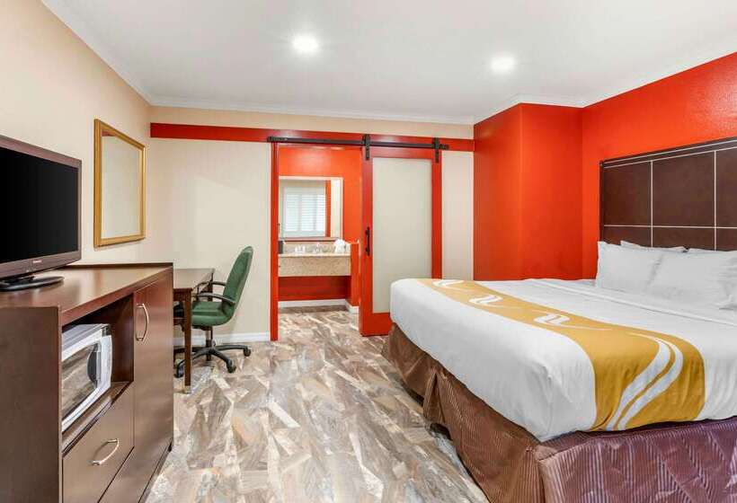 The Buena Park Hotel & Suites