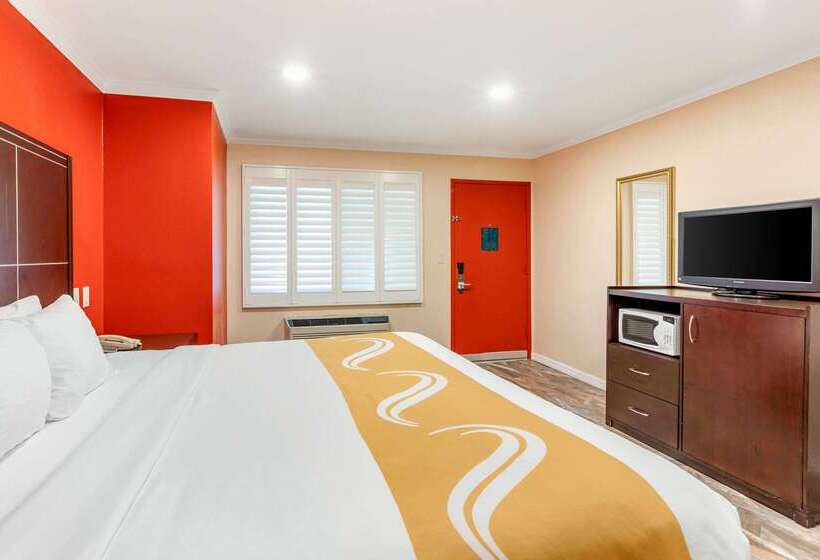 The Buena Park Hotel & Suites