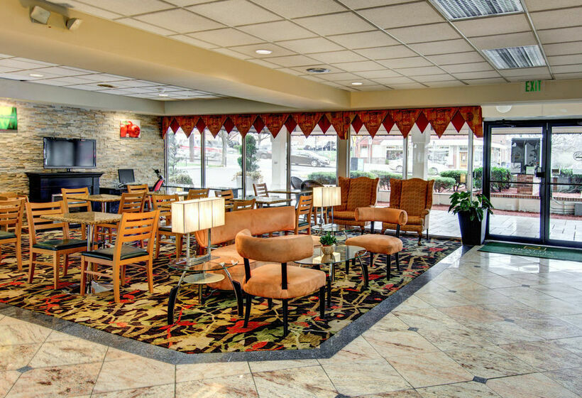 בית מלון כפרי Quality Inn & Suites College Park