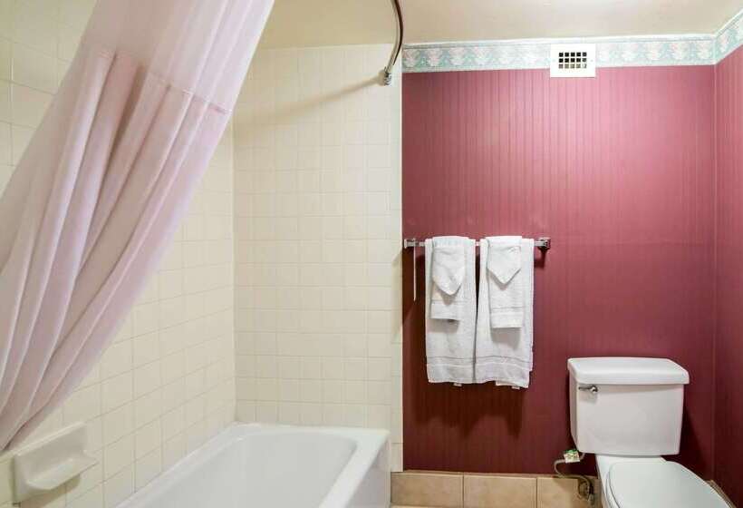 هتل Quality Inn