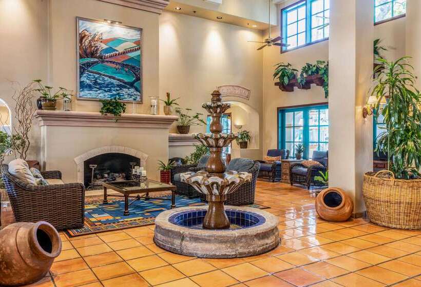 בית מלון כפרי Quality Suites Downtown San Luis Obispo