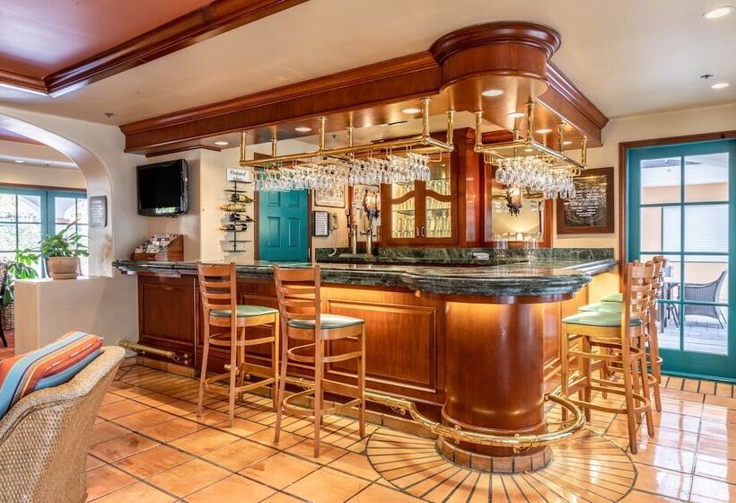 בית מלון כפרי Quality Suites Downtown San Luis Obispo