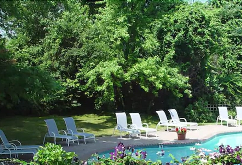 בית מלון כפרי Queen Anne Inn