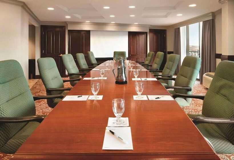 Radisson Hotel Cincinnati Riverfront