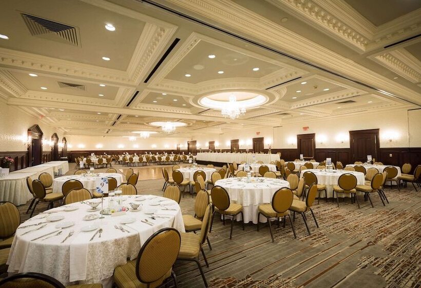 Radisson Hotel Cincinnati Riverfront