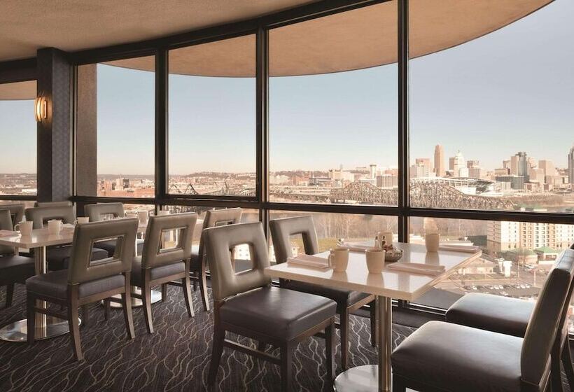 Radisson Hotel Cincinnati Riverfront