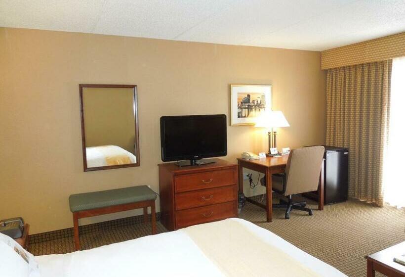 هتل Rl Cleveland Airport West