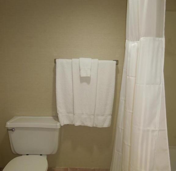 ホテル Rl Cleveland Airport West