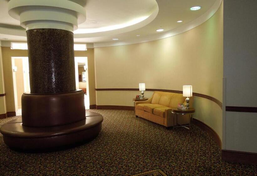 ホテル Rl Cleveland Airport West