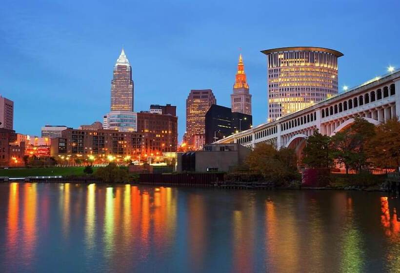ホテル Rl Cleveland Airport West