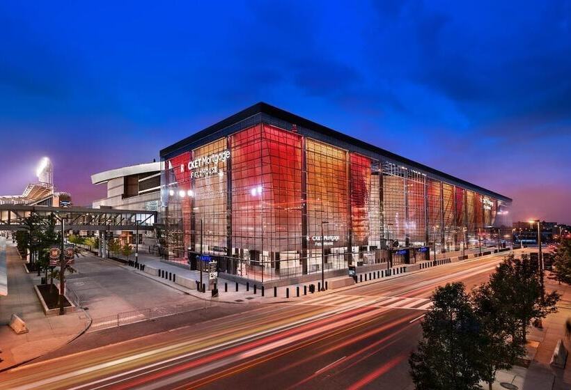 ホテル Rl Cleveland Airport West