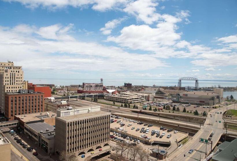 Radisson Hotel Duluth Harborview