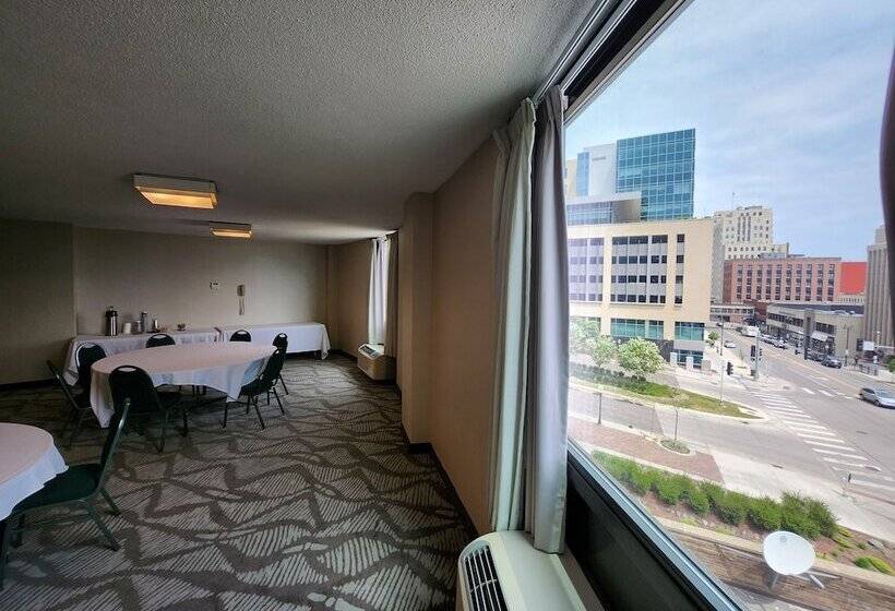 Radisson Hotel Duluth Harborview