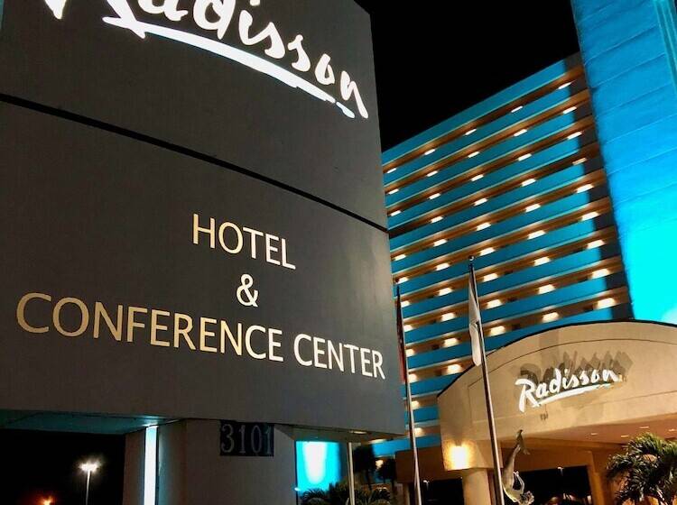 Radisson Suite Hotel Oceanfront