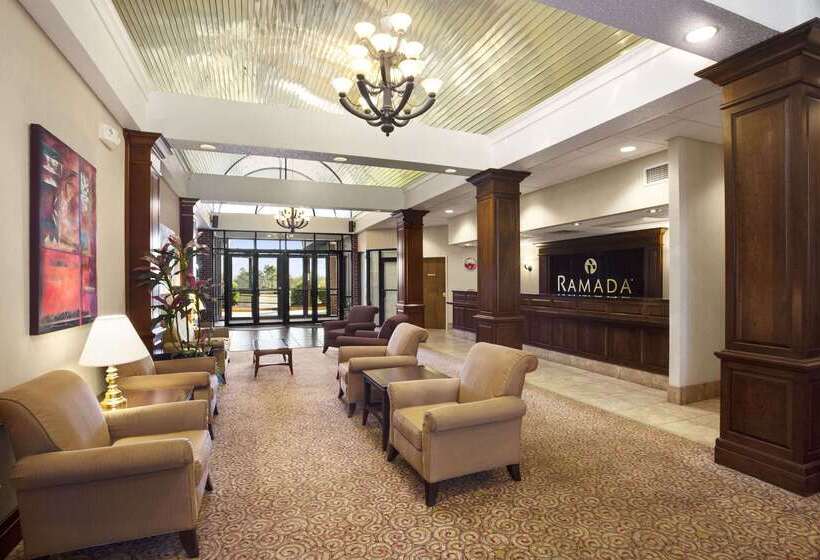 فندق Ramada By Wyndham Batesville