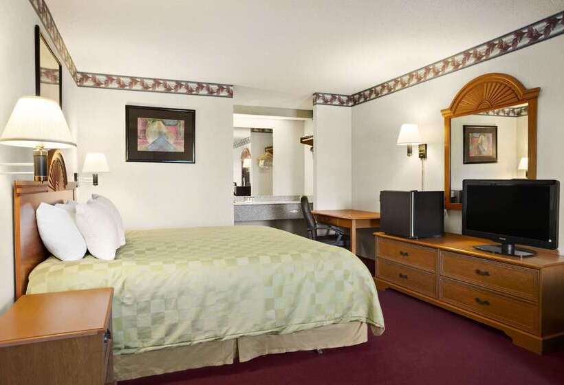 فندق Ramada By Wyndham Batesville