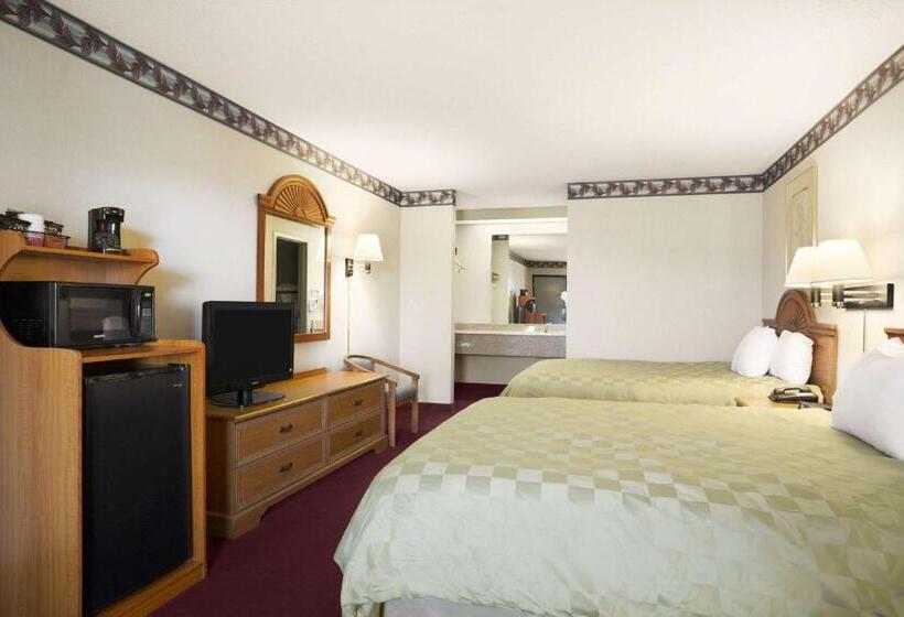 فندق Ramada By Wyndham Batesville