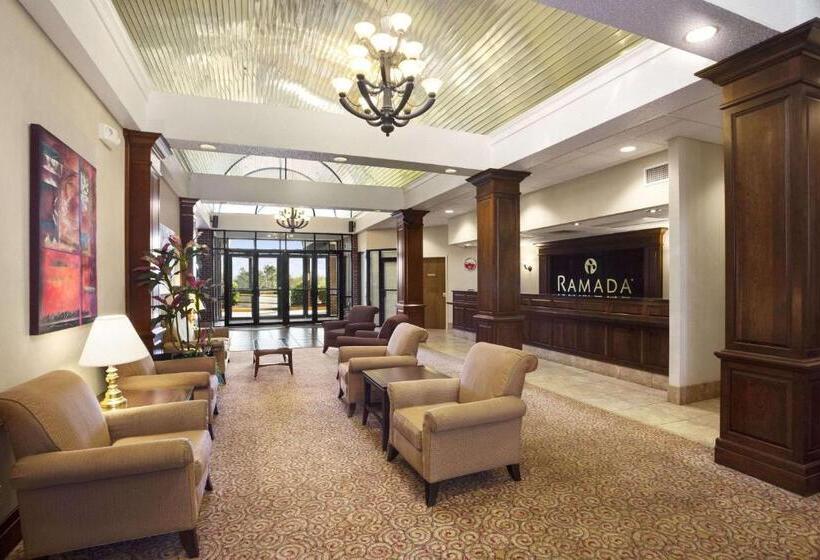 فندق Ramada By Wyndham Batesville
