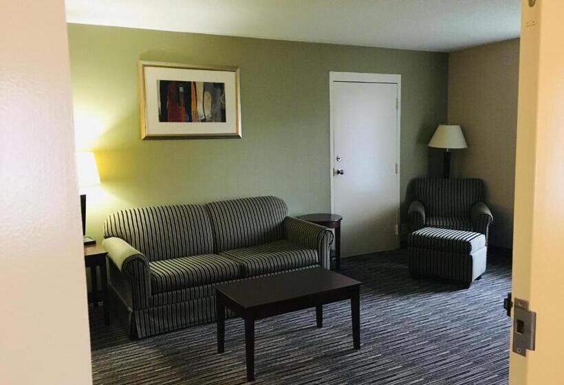 فندق Ramada By Wyndham Batesville