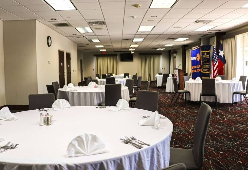 فندق Ramada By Wyndham Del Rio