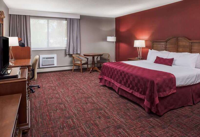 هتل Ramada By Wyndham Grand Forks