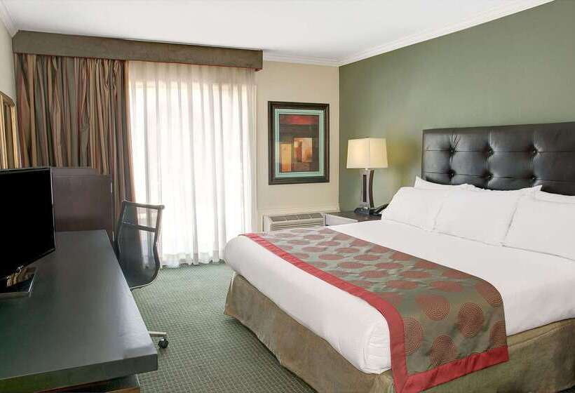 בית מלון כפרי Ramada By Wyndham Houston Intercontinental Airport East