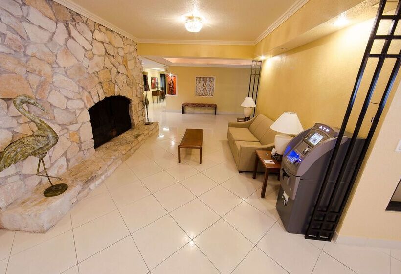 בית מלון כפרי Ramada By Wyndham Houston Intercontinental Airport East