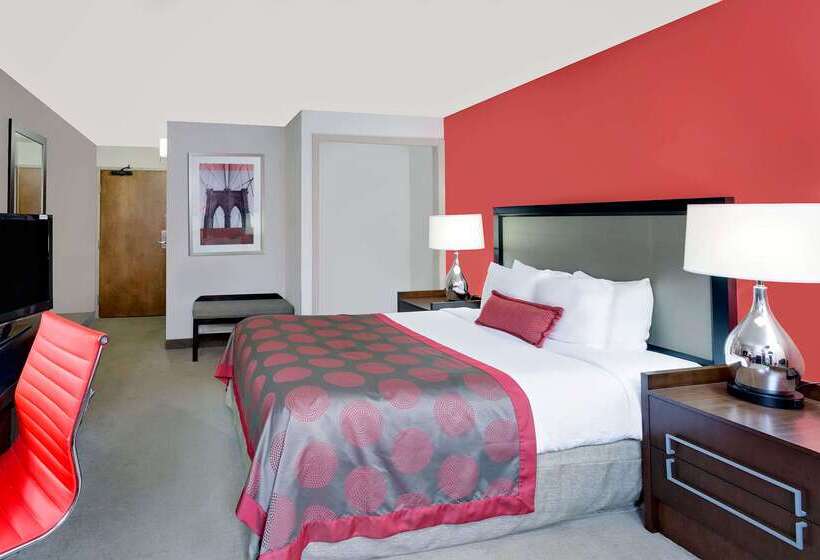 فندق Ramada By Wyndham Marquette