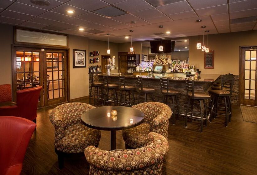 فندق Ramada By Wyndham Marquette