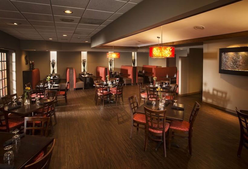 فندق Ramada By Wyndham Marquette