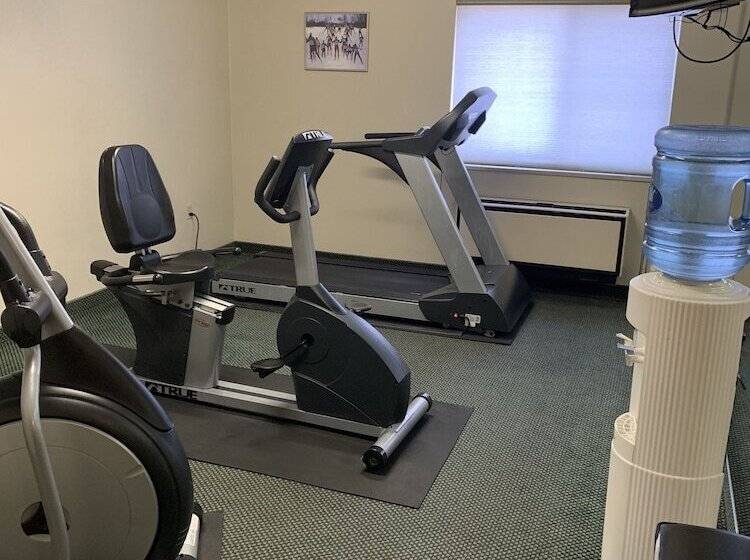 فندق Ramada By Wyndham Marquette