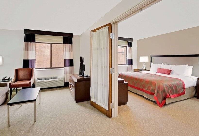 فندق Ramada By Wyndham Marquette