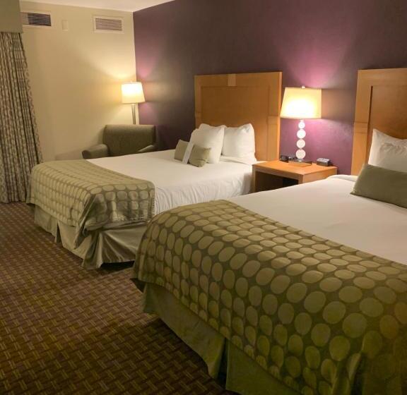 فندق Ramada By Wyndham Marquette