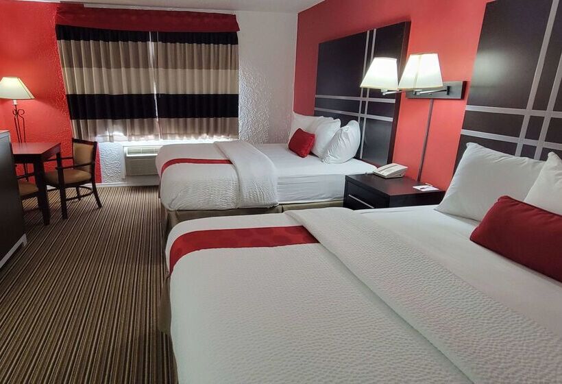 فندق Ramada By Wyndham Mountain Home