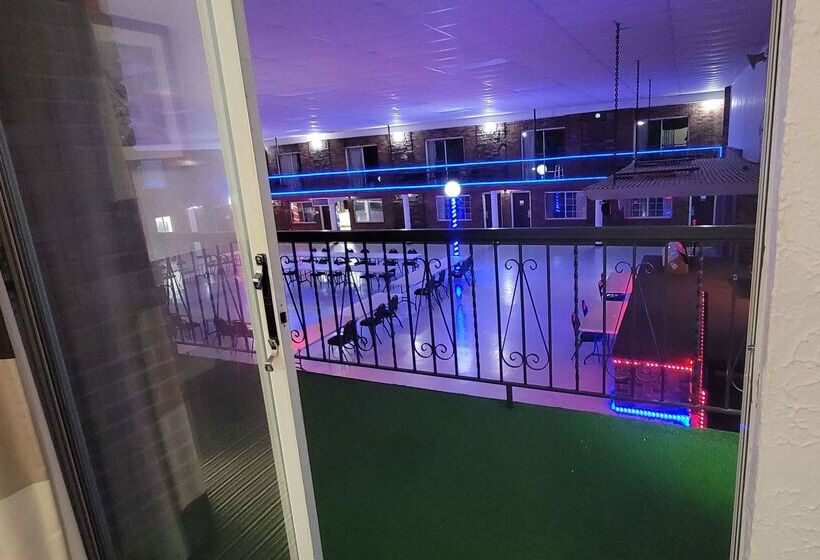 فندق Ramada By Wyndham Mountain Home