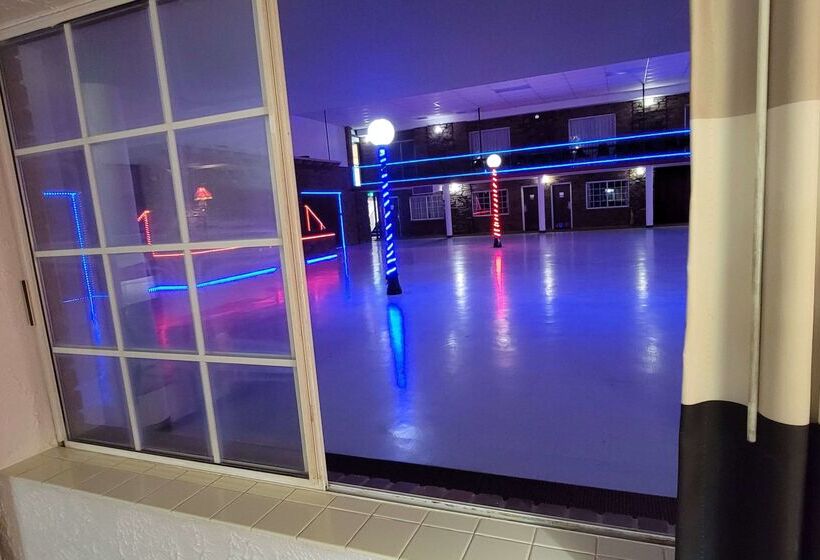 فندق Ramada By Wyndham Mountain Home