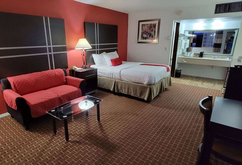 فندق Ramada By Wyndham Mountain Home