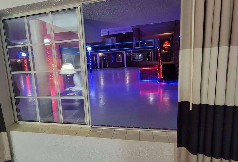 فندق Ramada By Wyndham Mountain Home