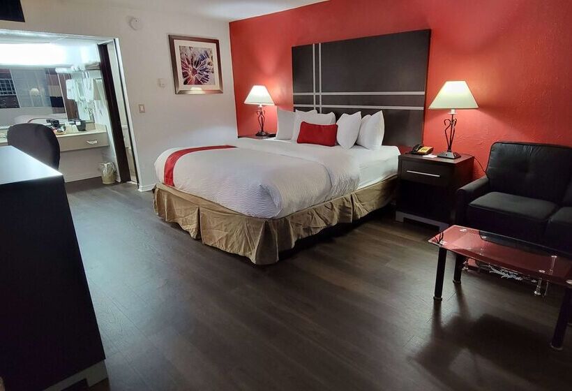 فندق Ramada By Wyndham Mountain Home