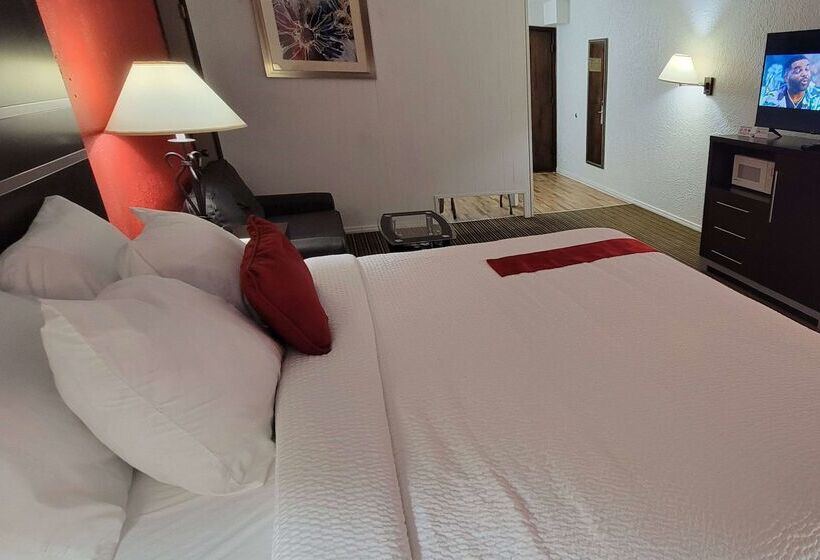 فندق Ramada By Wyndham Mountain Home