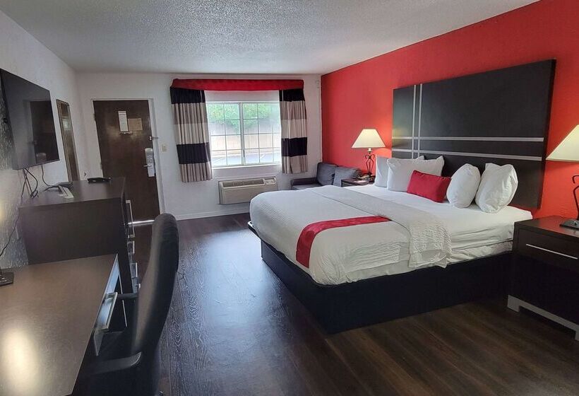 فندق Ramada By Wyndham Mountain Home