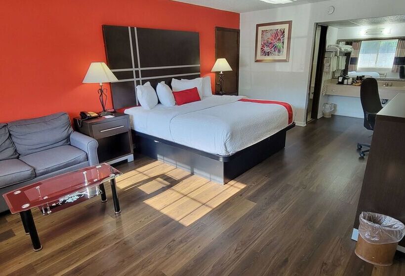 فندق Ramada By Wyndham Mountain Home