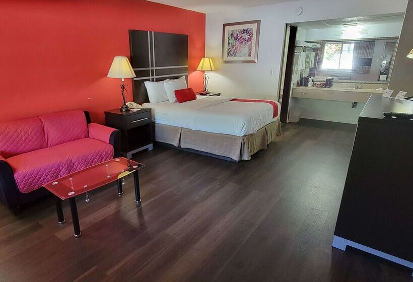 فندق Ramada By Wyndham Mountain Home