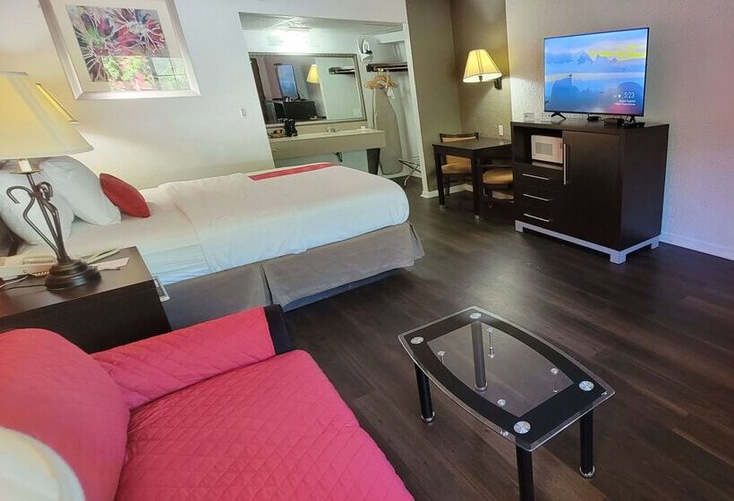 فندق Ramada By Wyndham Mountain Home