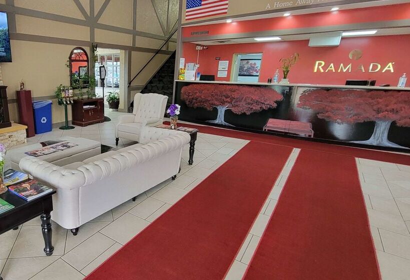 فندق Ramada By Wyndham Mountain Home